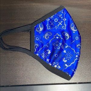 One reusable face mask with bandana print